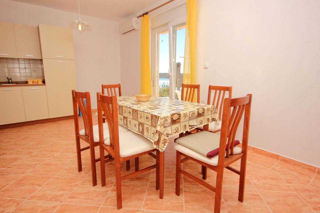Apartments By The Sea Vlasici, Pag - 9324 Exterior foto
