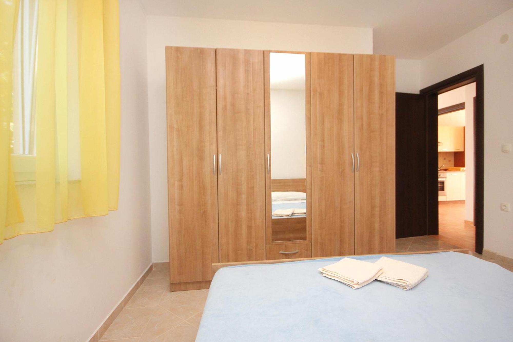Apartments By The Sea Vlasici, Pag - 9324 Quarto foto